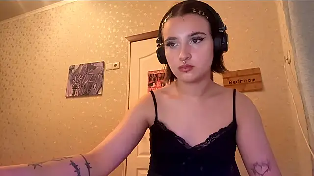 SharikaBabecki Adlı Modelin Canlı XXX Sohbeti