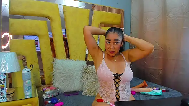 VikyThomsonn Chat XXX in diretta