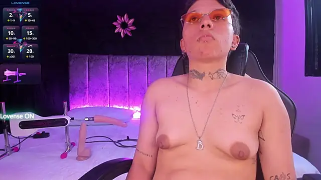 Show modela SamBlaze_ na web-kameri