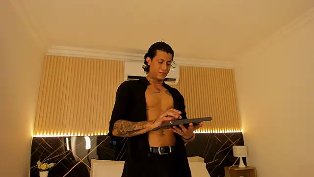 Damian_romanoff_ Live XXX-Chat