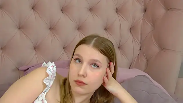 צ'אט XXX בשידור חי של LiliLinn
