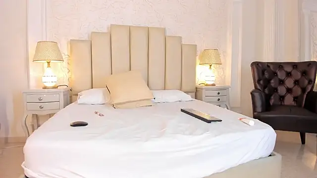 EbonyEbele – Naživo XXX chat