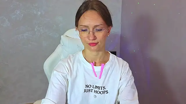 Emmiennova live XXX chat