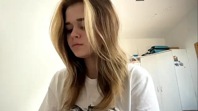 MiaRoika Live XXX-chat