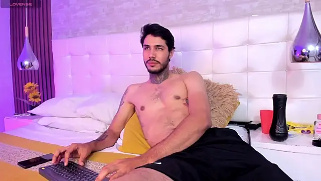 JacksonGreenn's Live XXX Chat