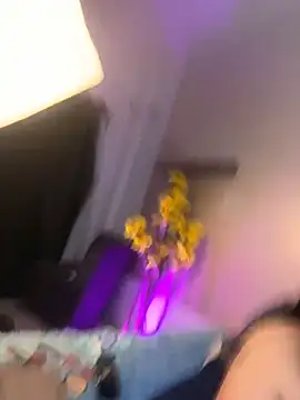 Chat +18 de kendall_flower ao vivo