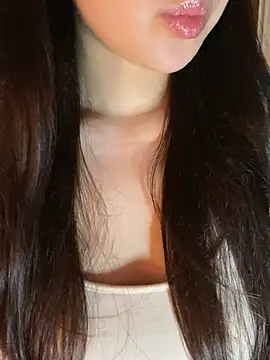 Uyennii02 Live XXX Chat