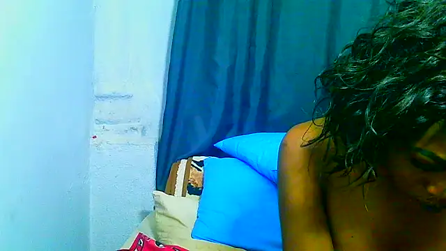 freaky_naughty Chat XXX in diretta