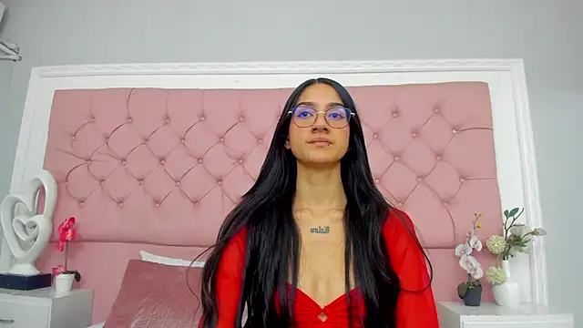 SarahDoll__ Adlı Modelin Canlı XXX Sohbeti