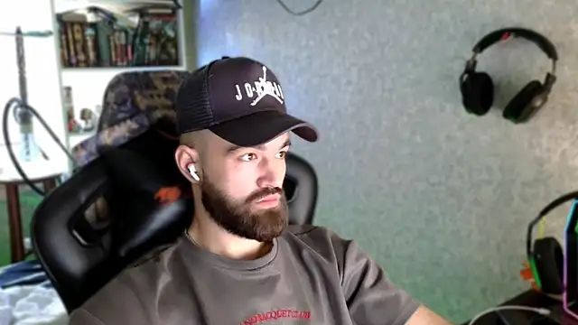 _Serious_Man Chat XXX live