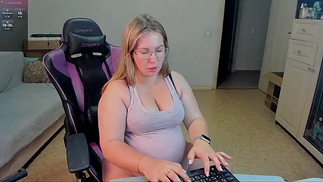 Pregnantariana Live XXX Chat