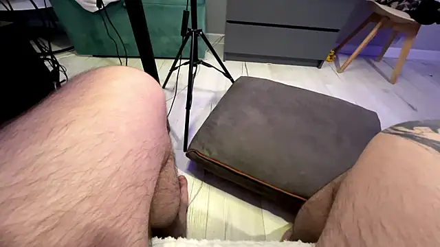 LucyMuur Pertunjukan Webcam