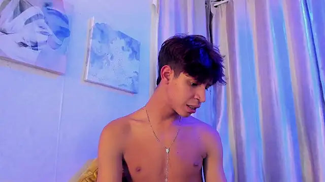 Ethan_qop's Live XXX Chat