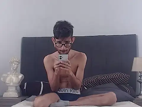 Chat XXX en directo de sasuke_bigcock