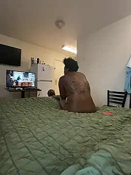 XXX chat uživo modela Tattedupdek