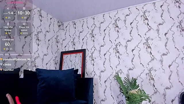 Chat +18 de Fiorelaa_ ao vivo