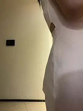 iu_uzZn Live XXX chat