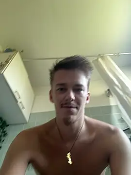 Toyjungee XXX чат на живо