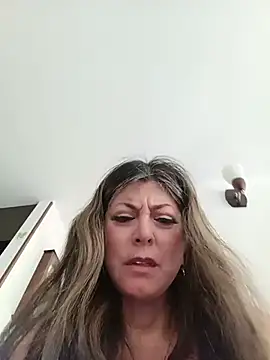 emma_tour's Live XXX Chat