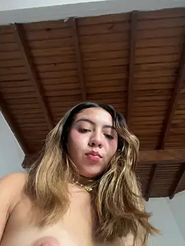 Chat +18 de Bonni_lohan ao vivo