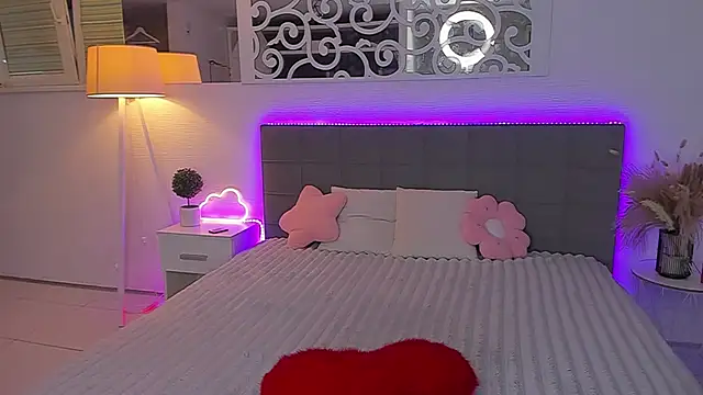 Chatroom XXX en direct de LuisaClover