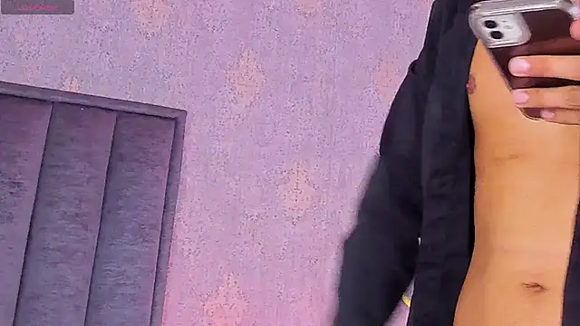 Alejandroo_Montenegro 即時 XXX 聊天
