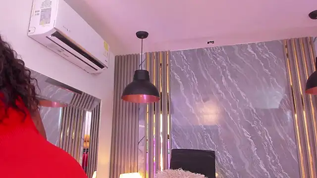 Chat +18 de AdharaHills ao vivo