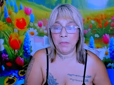 XXX chat uživo modela indianroxy