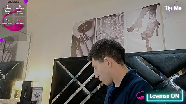 Un_Sluttyy 现场XXX聊天
