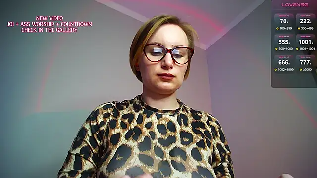 Chat XXX en directo de KinkyMissCherry
