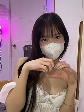 Lov3lily 即時 XXX 聊天