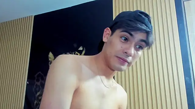 Chatroom XXX en direct de TaylerCruz