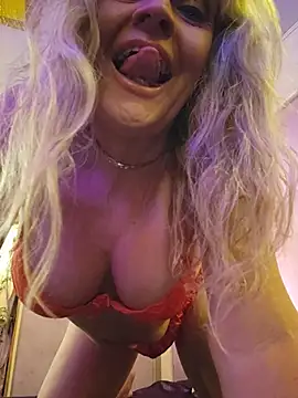 annika_lately: απευθείας συνομιλία ΧΧΧ