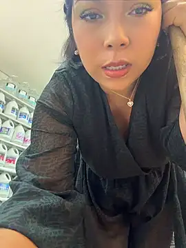 ISABELLA__LUNA 即時 XXX 聊天