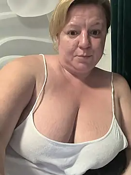 jusichka's Live XXX Chat