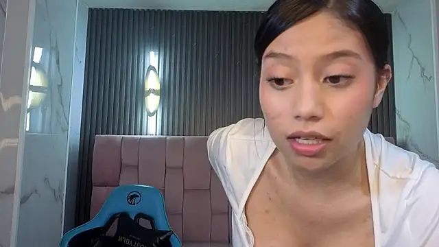 Eimy18_b's Live XXX Chat