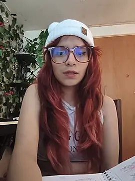 دردشة RedMeloddy الجنسية المباشرة