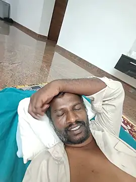 Paramkeerthi Adlı Modelin Canlı XXX Sohbeti