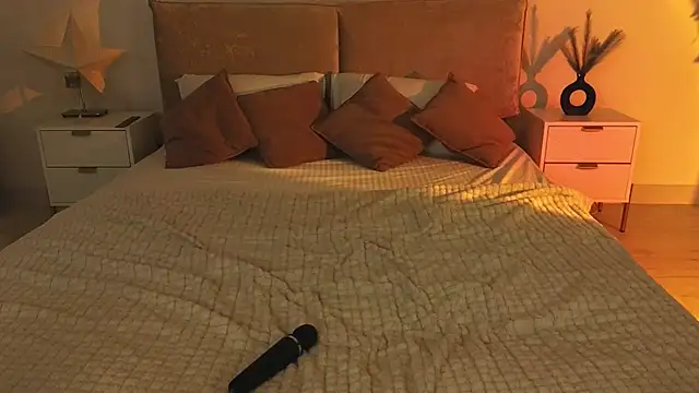 _Selestia_ লাইভ XXX চ্যাট