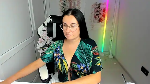 Živý XXX chat ChloeVibee