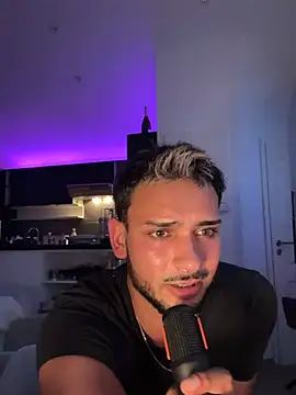 Gipsyboysteve Adlı Modelin Canlı XXX Sohbeti