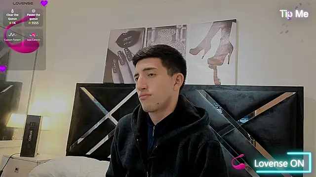 Un_Sluttyy Chat XXX in diretta