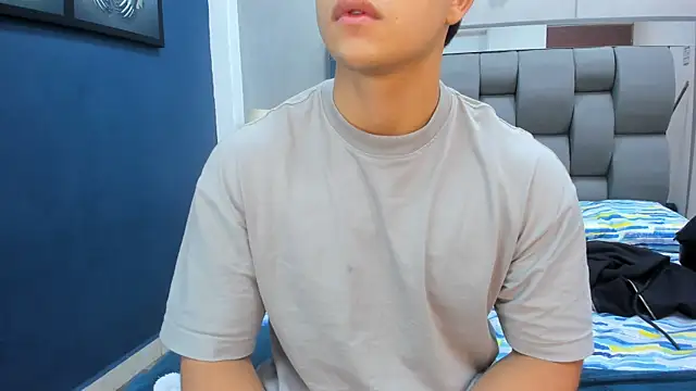 Charlie___Musk লাইভ XXX চ্যাট