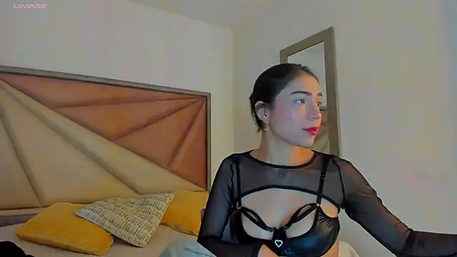FaloonRoussel's Live XXX Chat