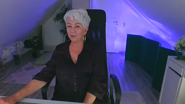 Chat XXX en directo de LovelyHelena