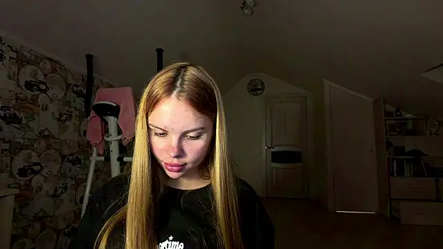 HoneyAmberyyのライブXXXチャット
