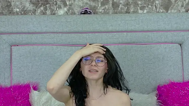 Naomimolie élő XXX-chatje