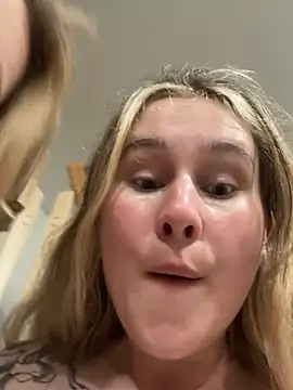 SiaLatern Live XXX chat