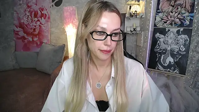NickyAdamidi Chat XXX in diretta