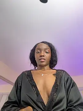 Chat +18 de Keirahartz ao vivo